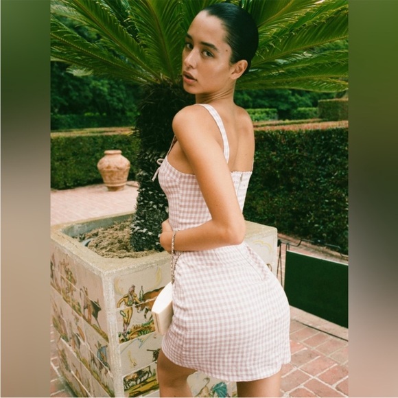 EUC Reformation Brie Linen Bustier
Smocked Mini Dress in Blush Check - Picture 4 of 9